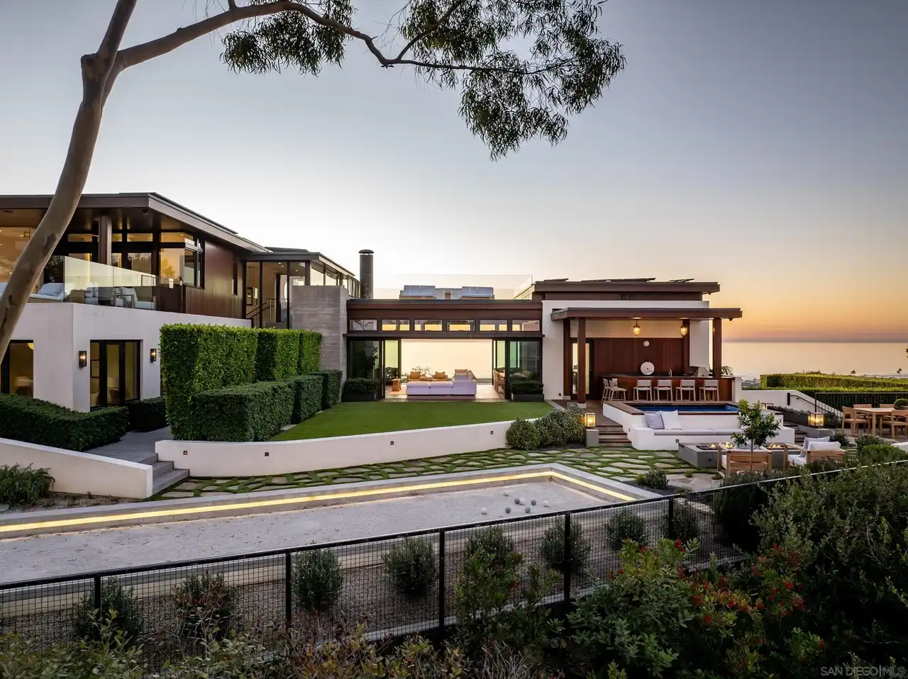 Del Mar Contemporary Smooth Finish